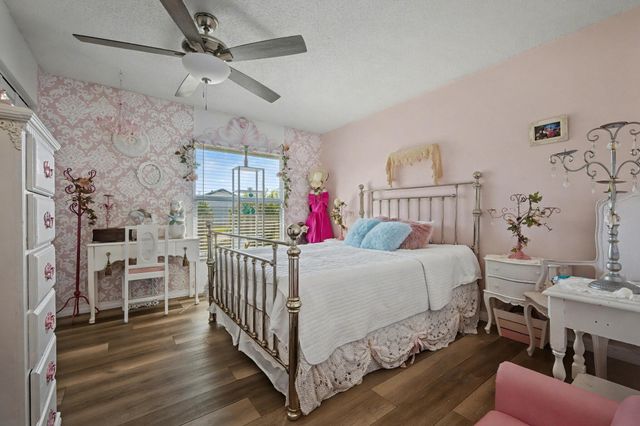 1340 SW 75th Avenue, North Lauderdale, FL 33068