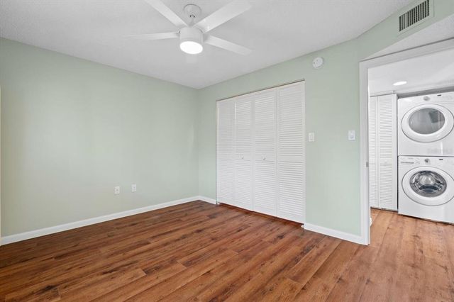 2522 CLUBHOUSE DRIVE 204, Sarasota, FL 34232