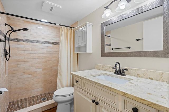 2522 CLUBHOUSE DRIVE 204, Sarasota, FL 34232