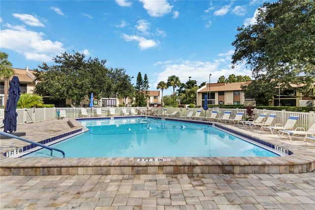 2522 CLUBHOUSE DRIVE 204, Sarasota, FL 34232