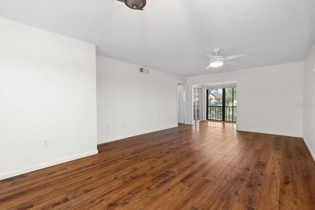 2522 CLUBHOUSE DRIVE 204, Sarasota, FL 34232