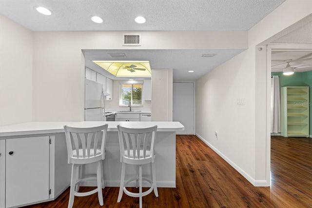 2522 CLUBHOUSE DRIVE 204, Sarasota, FL 34232