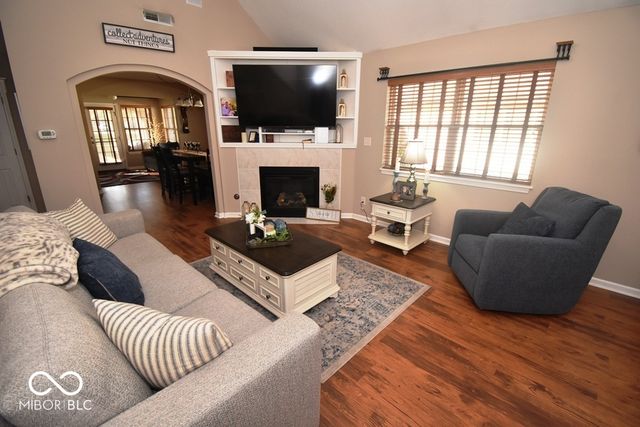 933 Amesbury Court, Indianapolis, IN 46217