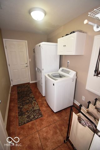 933 Amesbury Court, Indianapolis, IN 46217