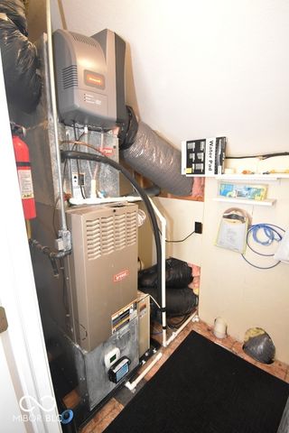 933 Amesbury Court, Indianapolis, IN 46217