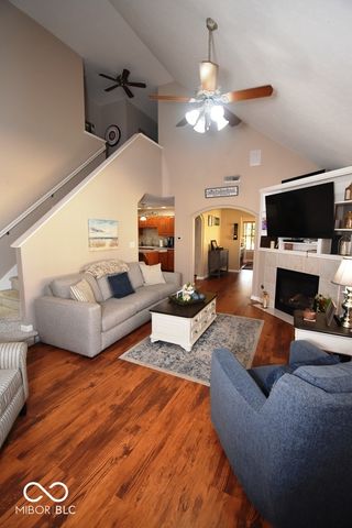 933 Amesbury Court, Indianapolis, IN 46217