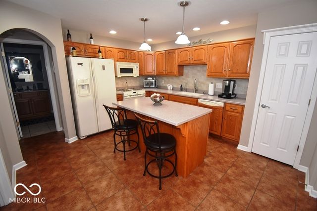 933 Amesbury Court, Indianapolis, IN 46217