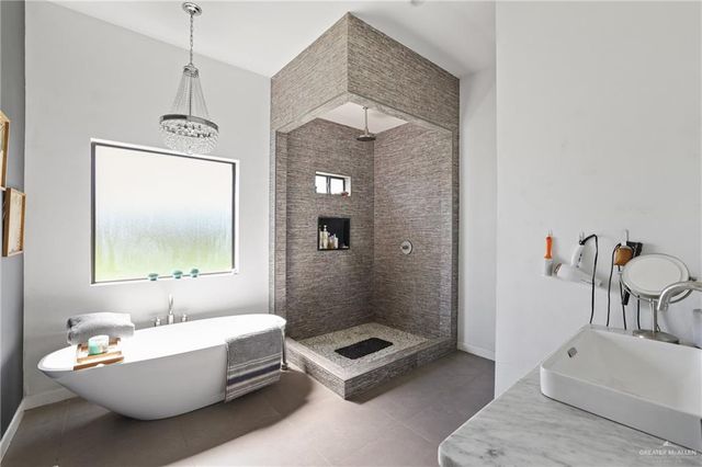 1005 W I Street, Mission, TX 78572