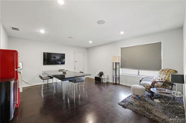 1005 W I Street, Mission, TX 78572