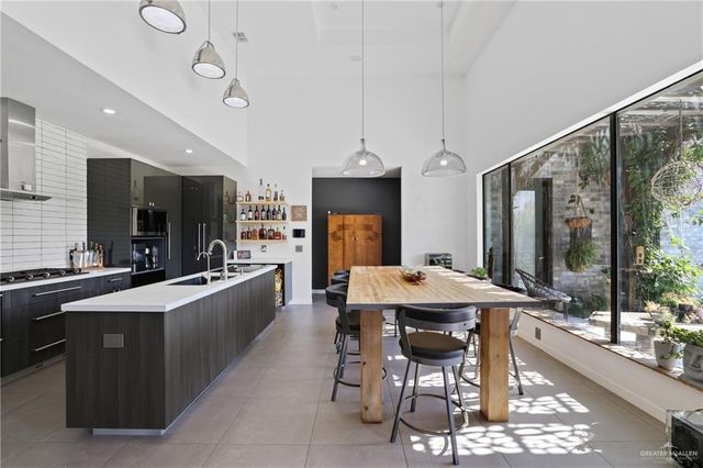 1005 W I Street, Mission, TX 78572