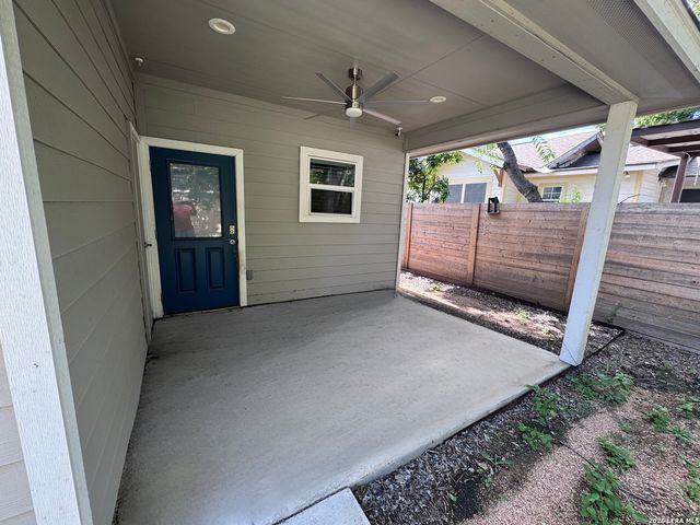 1018 S PINE ST, San Antonio, TX 78210