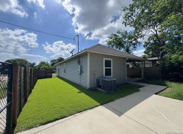1018 S PINE ST, San Antonio, TX 78210