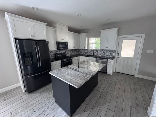 1018 S PINE ST, San Antonio, TX 78210
