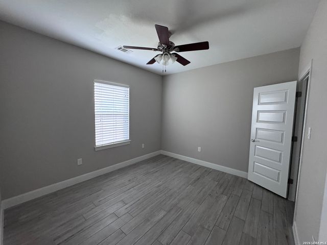 1018 S PINE ST, San Antonio, TX 78210
