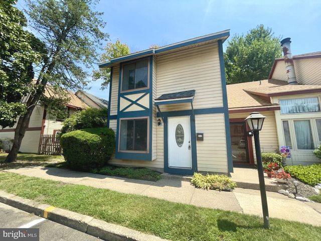 1 DOVER CT, Clementon, NJ 08021