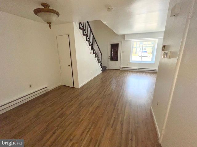 1 DOVER CT, Clementon, NJ 08021