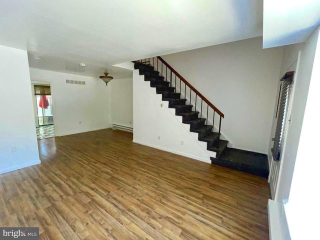1 DOVER CT, Clementon, NJ 08021