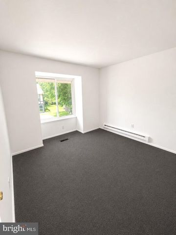 1 DOVER CT, Clementon, NJ 08021