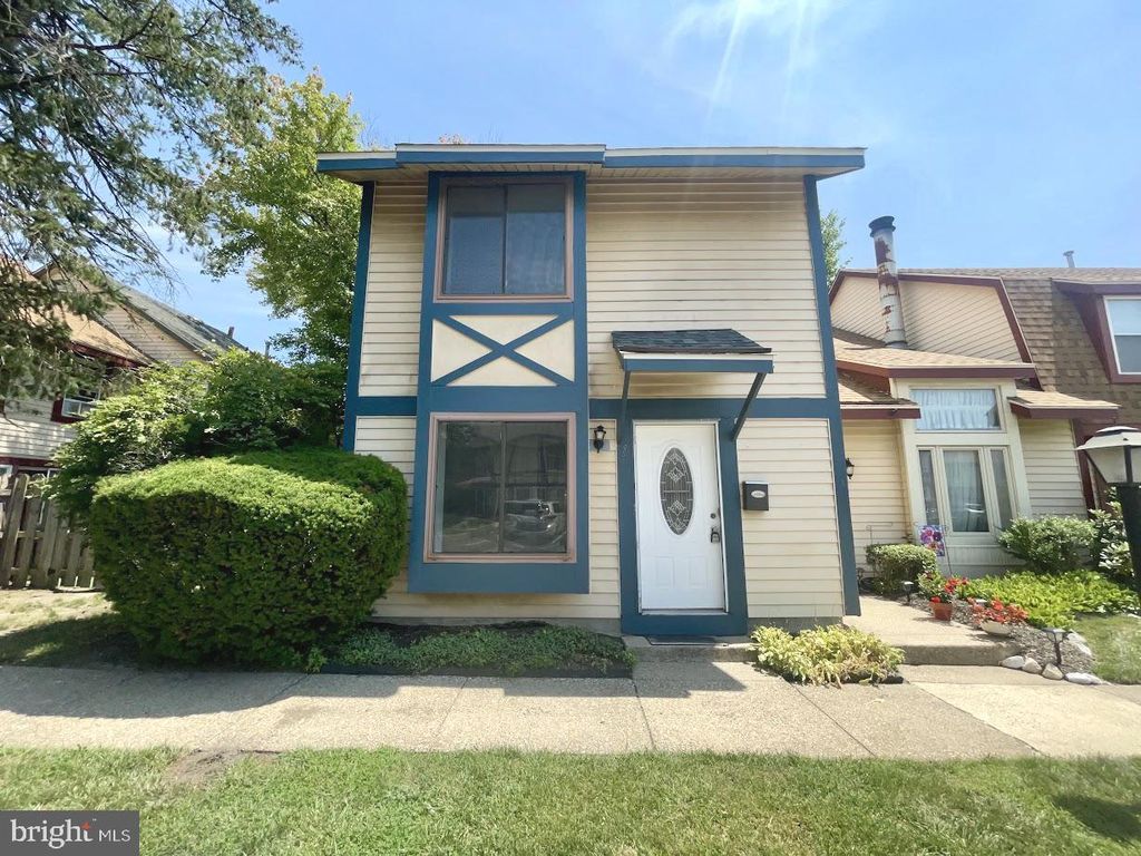 1 DOVER CT, Clementon, NJ 08021