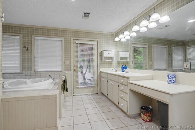 10947 S 209th East Avenue, Broken Arrow, OK 74014