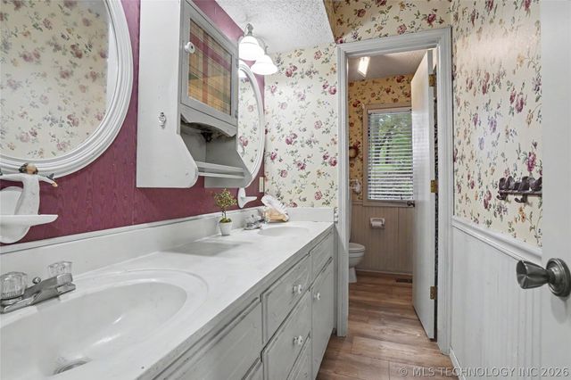 10947 S 209th East Avenue, Broken Arrow, OK 74014