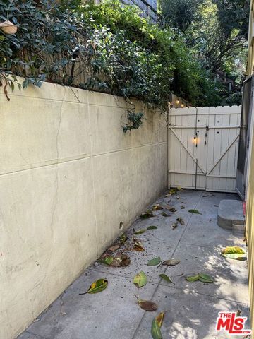 6910 Camrose Drive, Los Angeles, CA 90068