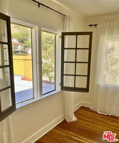 6910 Camrose Drive, Los Angeles, CA 90068
