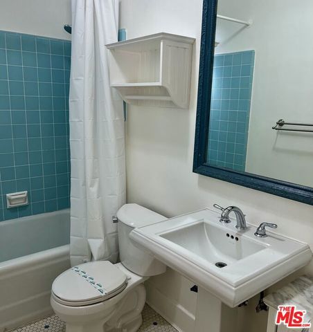6910 Camrose Drive, Los Angeles, CA 90068