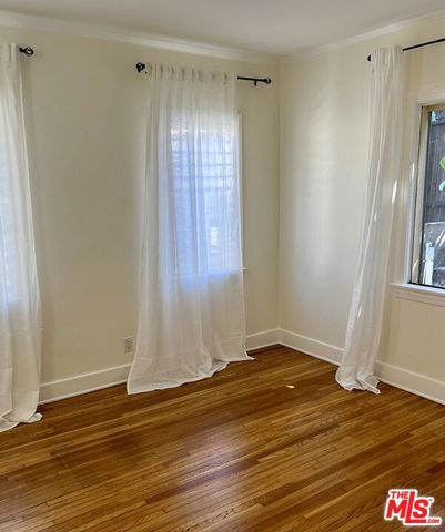 6910 Camrose Drive, Los Angeles, CA 90068