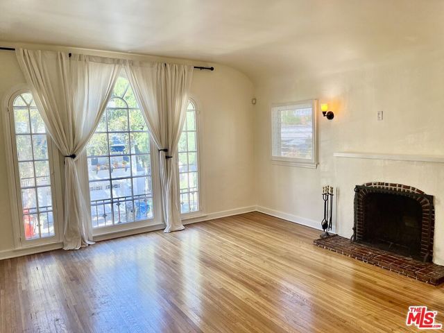 6910 Camrose Drive, Los Angeles, CA 90068