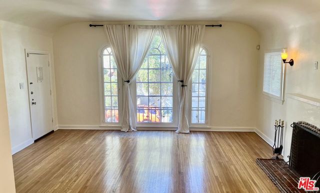 6910 Camrose Drive, Los Angeles, CA 90068