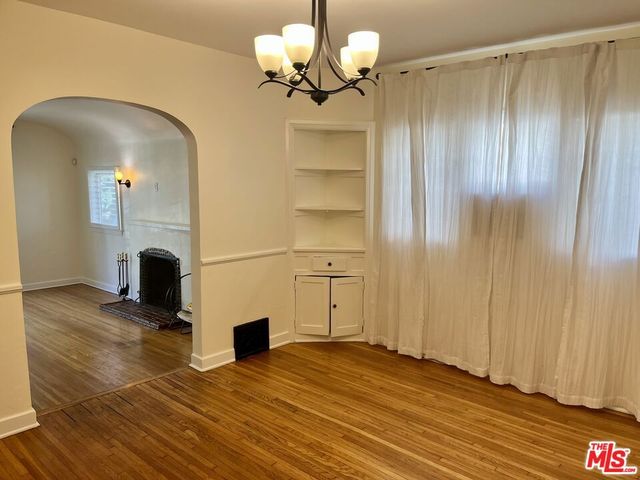 6910 Camrose Drive, Los Angeles, CA 90068