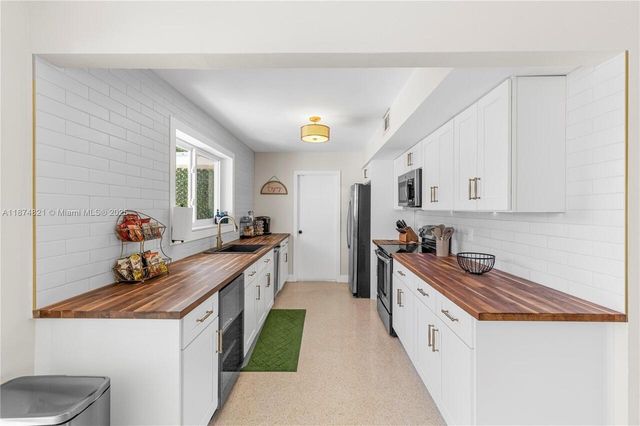 1116 SE 13th Court, Deerfield Beach, FL 33441