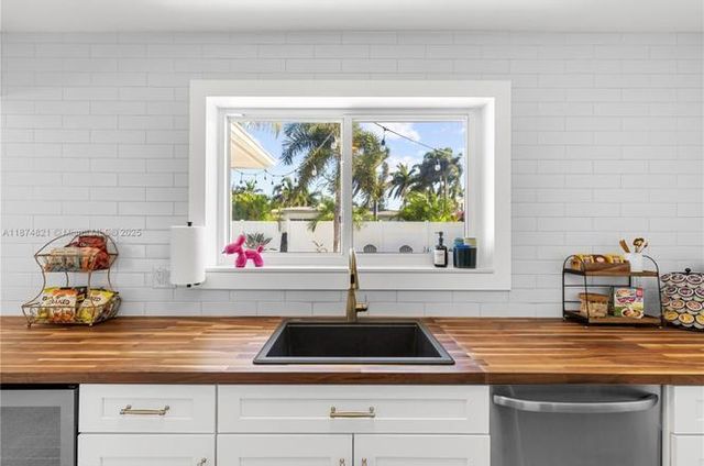 1116 SE 13th Court, Deerfield Beach, FL 33441