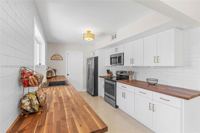 1116 SE 13th Court, Deerfield Beach, FL 33441