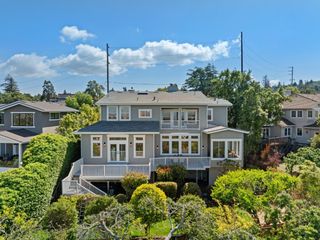 853 Vista Drive, Redwood City, CA 94062