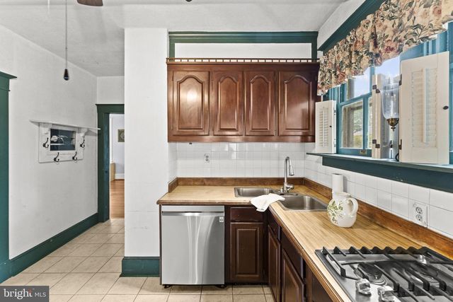 133 WATERLOO ST, Warrenton, VA 20186