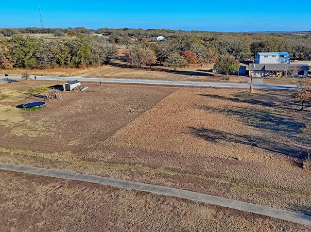 141 Diamond Oaks Drive, Nocona, TX 76255