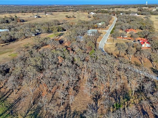 141 Diamond Oaks Drive, Nocona, TX 76255