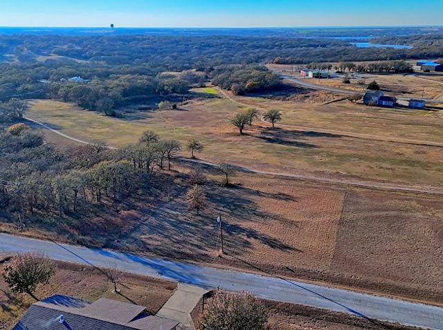 141 Diamond Oaks Drive, Nocona, TX 76255