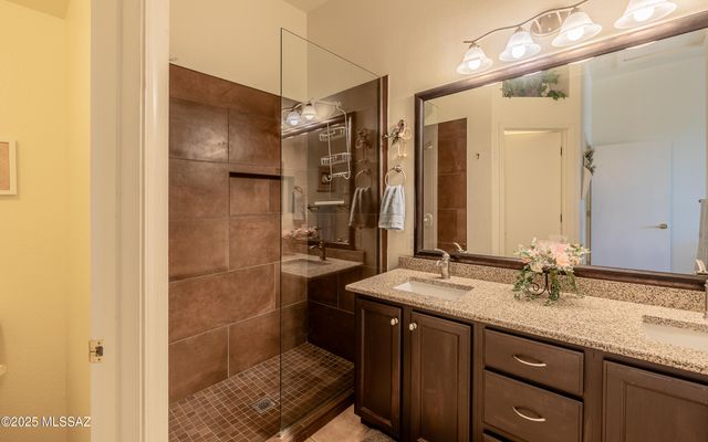 5379 W Tearblanket Place, Marana, AZ 85658