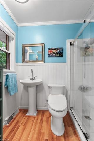 6834 Rollingwood Drive, Clemmons, NC 27012