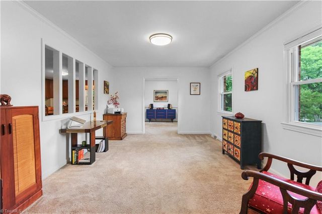 6834 Rollingwood Drive, Clemmons, NC 27012