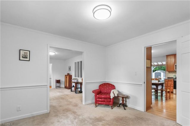 6834 Rollingwood Drive, Clemmons, NC 27012