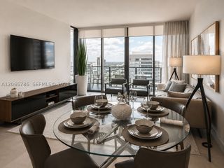 88 SW 7th St 1908, Miami, FL 33130