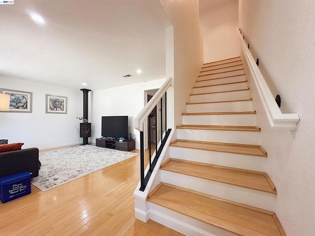 7642 Arbor Creek Circle, Dublin, CA 94568