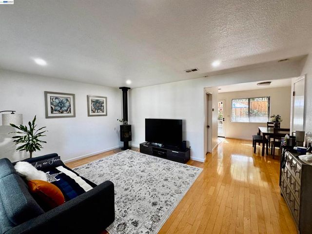 7642 Arbor Creek Circle, Dublin, CA 94568