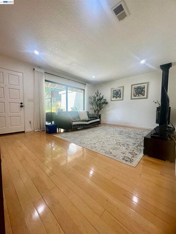 7642 Arbor Creek Circle, Dublin, CA 94568