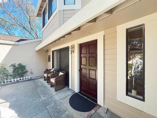 7642 Arbor Creek Circle, Dublin, CA 94568