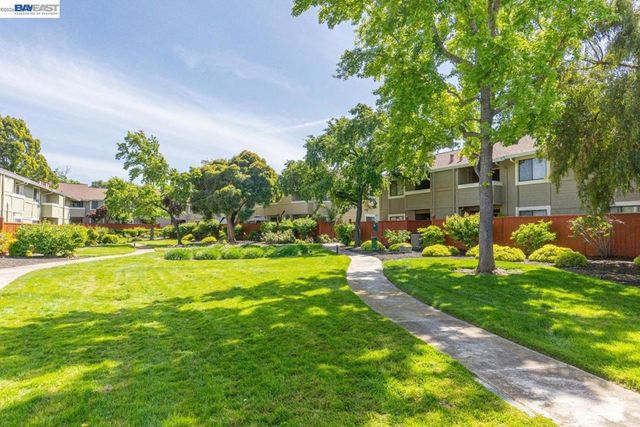 7642 Arbor Creek Circle, Dublin, CA 94568